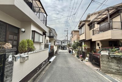 箕面市粟生新家3丁目